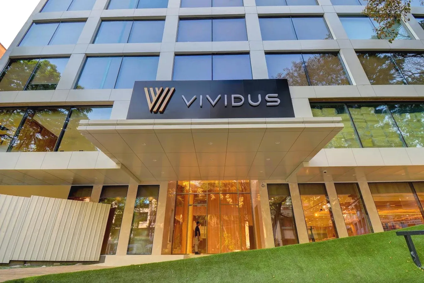 Elite Luxury Hotel Vividus in Bangalore