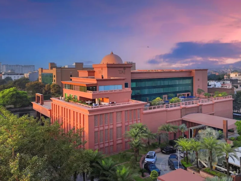 Luxury 5-Star Accommodation at Taj Agra