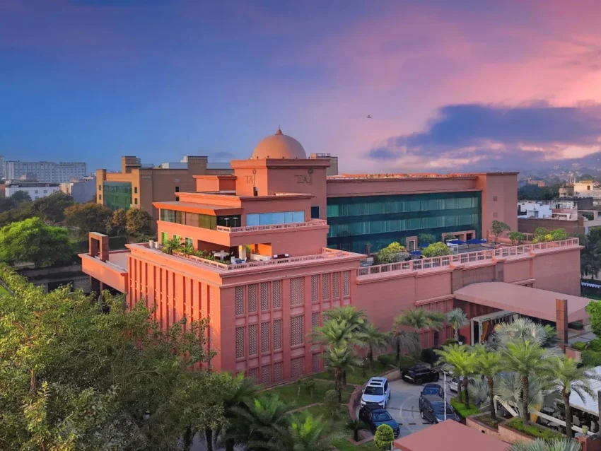 Luxury 5-Star Accommodation at Taj Agra