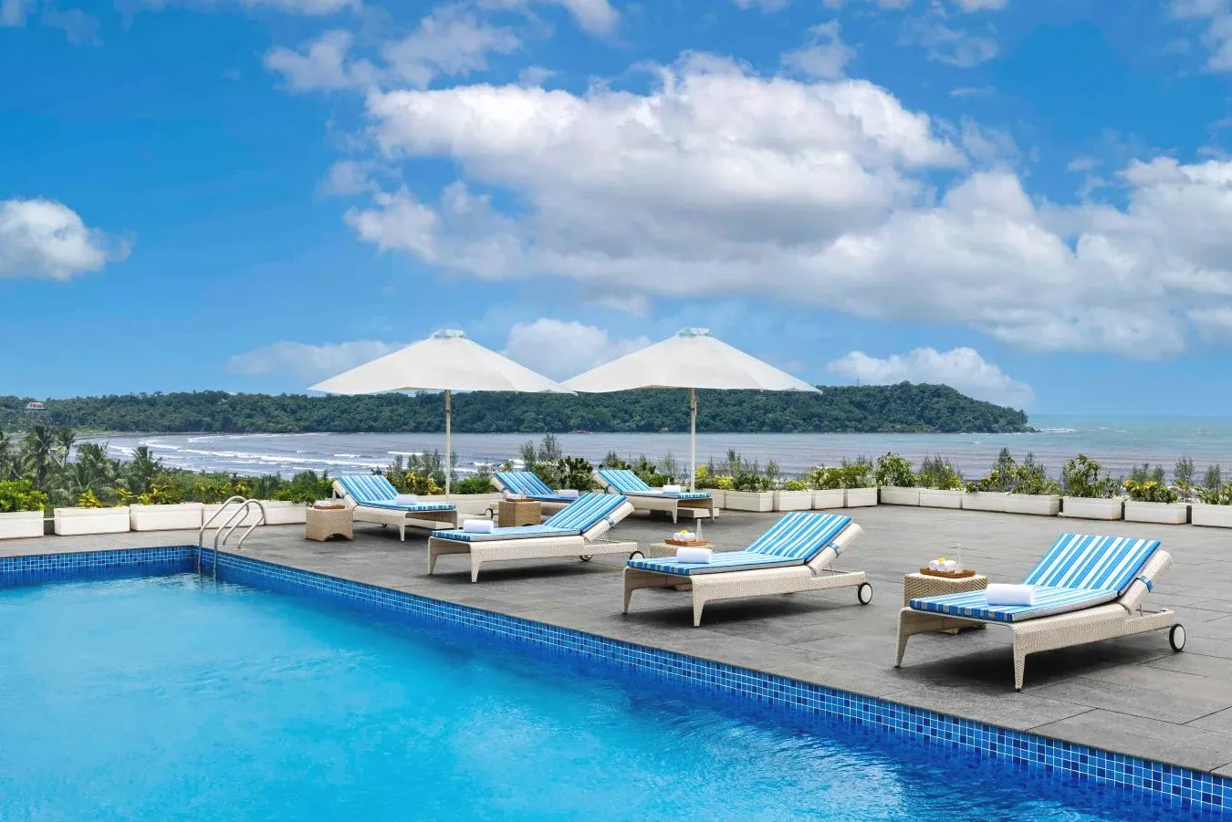 Luxury Stay at Vivanta Goa Miramar 5-Star Hotel in Panaji
