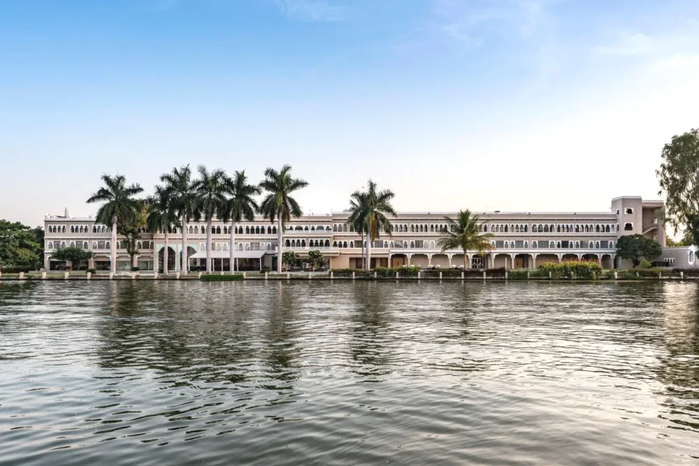 Hotel Lakend