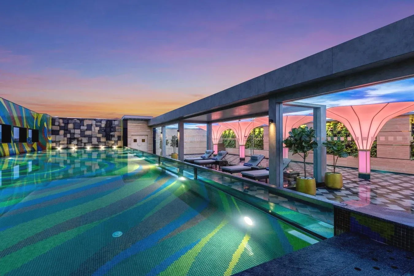 Radisson Blu Hotel & Suites GRT Chennai Premium 5-Star Beautiful Swimming pool Radisson Blu Hotel & Suites GRT Chennai Premium 5-Star Beautiful Swimming pool