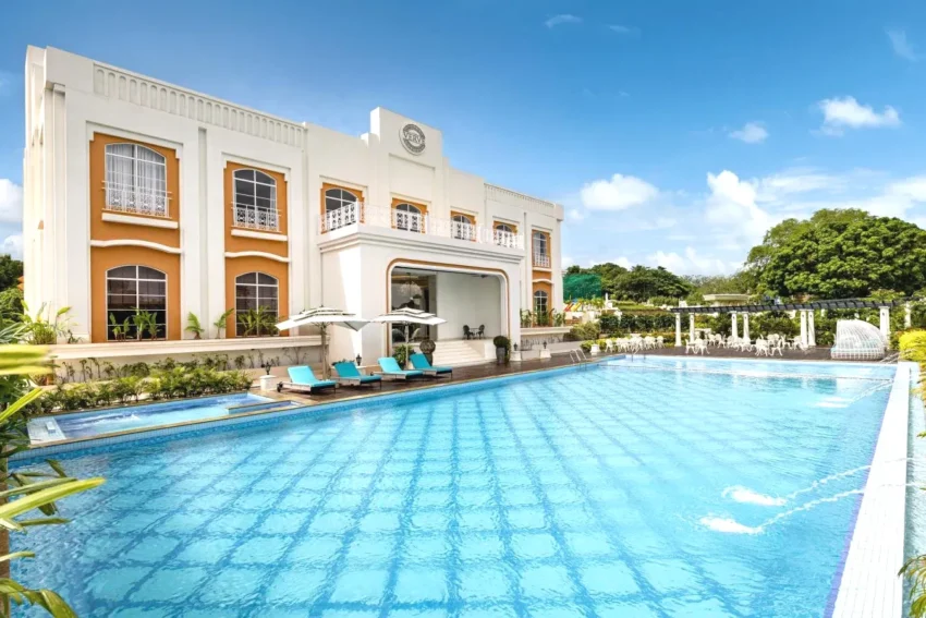 Swimming pool Luxury 5-Star Accommodation at Miros - Formerly Imperial Goa Old Goa