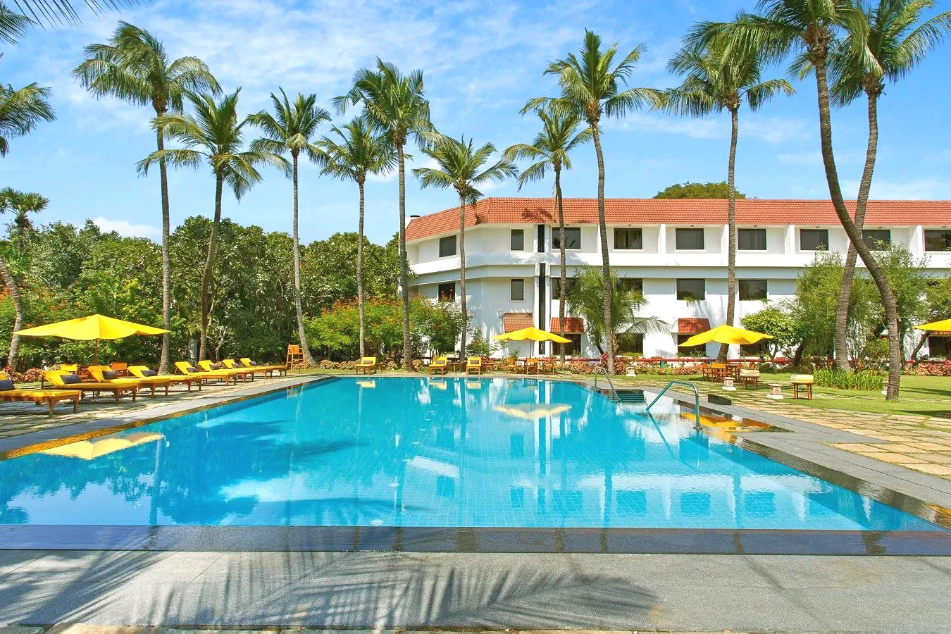 Swimming pool Trident Chennai Premium 5-Star Hotel Swimming pool Trident Chennai Premium 5-Star Hotel